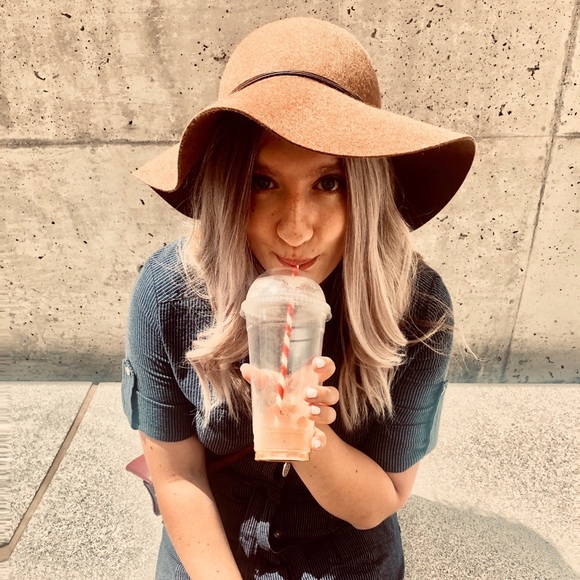 Meet your Posher, Sydney - Picture 1 of 1